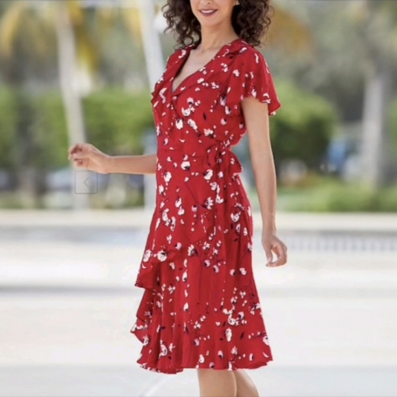 Monroe & Main Scarlet Floral Wrap Midi Dress - Picture 1 of 4